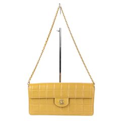 美品 CHANEL シャネル チョコバー ラムスキン ココマークターンロック フラップ チェーンショルダーバッグ ベージュ ゴールドカラー レディース 古着 中古 USED
