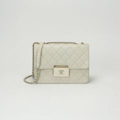 シャネル CHANEL ビューティーロック マトラッセ バッグ ショルダーバッグ ラムスキン ライトベージュ ゴールド金具 チェーンショルダーバッグ Wチェーン シングルフラップ
