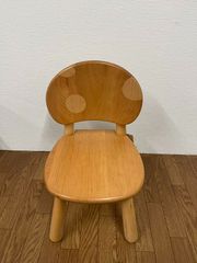 キッズ 　チェア幅31×奥行30×高さ39(SH20、23.5)cm ダークグレーの天然木を使用 キノコ