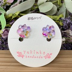 ☆ハンドメイド☆レジン樹脂イヤリング☆お花　yukinko