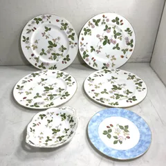 ★お値下げ！  WEDGWOOD ウエッジウッド WILD STRAWBERRY ワイルドストロベリー 食器 6点 まとめ商品 ディナープレート×4枚、 フルリムプレート、 ウィンザートレイ 黒壺バックプリント含む  3.0kg