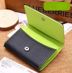 PUレザー二つ折りコインケース（グリーン)お財布シンプル大容量かっこいい