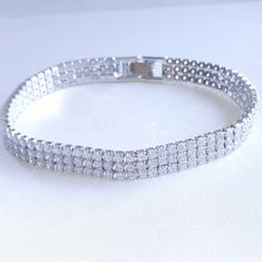 贅沢 3連ジルコニアパヴェブレスレット Silverカラー