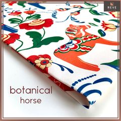 【生地】 40cmカット　ダーナラホース柄　ハンドメイド材料　ボタニカル柄　木馬柄　北欧風　人気柄　レトロ　テーブルクロス　手芸布　綿ポリ おしゃれ　軽量　混紡　裁縫　布地　トートバッグ　インテリアクロス　ショルダー　エコ　レッスンバッグ　袋　ポーチ 001K