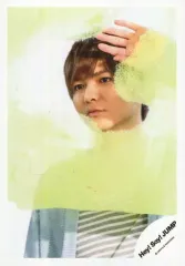 【中古】生写真(ジャニーズ) Hey! Say! JUMP/薮宏太/バストアップ・衣装水色グレー・左手ガラス・体正面/17 夏 コンサートパンフ＆グッズ撮影オフショット/公式生写真