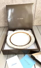 未使用 箱入りノリタケ 𝗡𝗼𝗿𝗶𝘁𝗮𝗸𝗲 ハンプシャーゴールド 23cm アクセントプレートペア fine porcelain 4 3 3 5 HAMPSHIRE GOLD 4335L/P91310（2 枚）MADE IN SRI LANKA