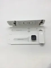 Apple Watch SE (Cellularモデル) 44mm シルバーアルミニウムケースとホワイトスポーツバンド