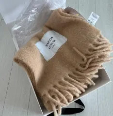 【新品未使用タグ付き】メゾンキツネ　マフラー ベージュ MAISON KITSUNE メゾンキツネ マフラー BABY ALPACA PLAIN SCARF