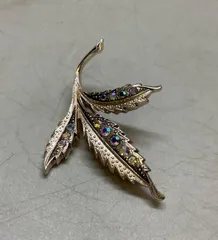 SN414 リーフ ビジュー ブローチ ラインストーン 葉っぱ アンティーク ヴィンテージ ゴールド 重さ 5.6g