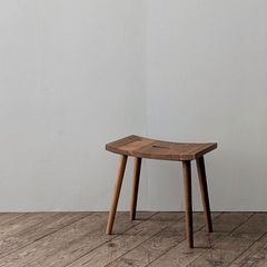 【送料無料】　スツール　ナラ　天然木　無垢材　ディスプレイ　撮影小物　小道具　日本製　時代物　年代物　アンティーク　古道具