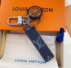 2024年最新】LOUIS VUITTON ルイヴィトン ポルト クレ・LVサークルアイレット キーホルダー キーリング バッグチャーム タイガ  チャーム M64171の人気アイテム - メルカリ