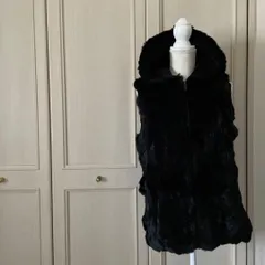 / ラビットファー パーカー ジレ ベスト ファー 毛皮 うさぎ 黒 M 38 お呼ばれ　デート　オフィスカジュアル　食事会　可愛い　お出かけ　上品　可愛い　フード