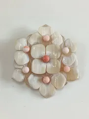 【D694②-50-20】本珊瑚 ブローチ 翡翠 花型 彫刻 コーラル 2025年最新】本珊瑚 ブローチの人気アイテム - メルカリ