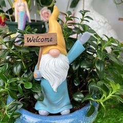 置物 オブジェ ガーデンオーナメント ウェルカムボードを持っている小人 イエローハット レッドハット インテリア 玄関 リビング