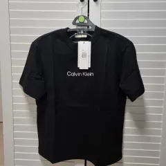 タグ o 新製品>> Calvin Klein(カルバ・ンクライン) 黒 Tシャツ XS