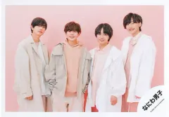 【中古】生写真(ジャニーズ) なにわ男子/大西流星・道枝駿佑・高橋恭平・長尾謙杜/横型・膝上/「なにわ男子 Debut Tour 2022 1st Love」グッズオフショット/公式生写真