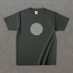 和柄Tシャツ　鱗 -墨・円-