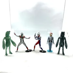 食玩『ハイパーウルトラマン4&1』よりイーヴィルティガ・ティガ・アンヌ・バルタン