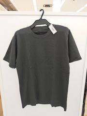 【未使用】【サイズは商品説明参照】[WHOLEPERSON(ホールパーソン)] スムース ハーフスリーブTシャツ  クルーネック　メンズ　半袖　ダークグレー　表記サイズS　Y-112