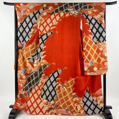 【美品】振袖　吾妻徳穂　落款【紅に華やぐ桜紅葉】　金彩　正絹　身丈158.5cm 美品】振袖 吾妻徳穂 落款【紅に華やぐ桜紅葉】 金彩 正絹 身丈
