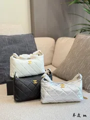 【今日特価】Chanel Hobo Dumpling Underarm Bag シャネル ホボ ダンプリング アンダーアームバッグ