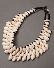 アフリカ　マリ　子安貝　チョーカー　ネックレス　No,221　アフリカンアクセサリー　アフリカンファッション　アフリカ雑貨　アフリカンダンス　ジャンベ　ジェンベ