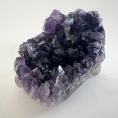 【E30741】 ウルグアイ産 アメシスト 天然石 鉱物 原石 パワーストーン 紫水晶 アメジスト