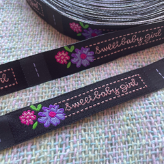 刺繍タグ　10枚セット　ピンク　お花文字