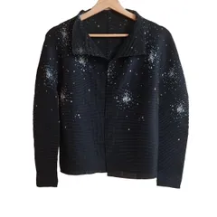 イッセイミヤケミーISSEY MIYAKE me デザインプリーツボレロ 黒 イッセイミヤケミーISSEY MIYAKE me デザインプリーツボレロ 黒