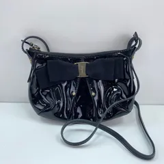フェラガモ ショルダーバッグ ハンド 肩掛け可 ナイロン ロゴ金具 ブラック Ferragamo 2way ハンドバッグ ショルダー付き 黒 レザー 金具
