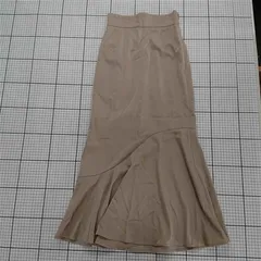 ◇ Θ RESEXXY リゼクシー サテン調 ロング マーメイド スカート サイズF ベージュ系 レディース E  【1508060003102】