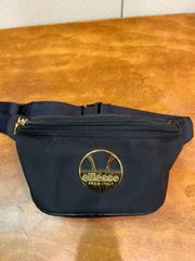 【美品】黒 ウエストポーチ／ボディバッグ シンプルデザイン