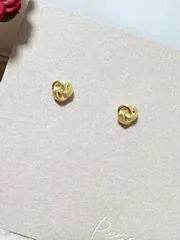 人気♡ 小ぶり　18金【日本製】エターナルラインK18ポストピアス　刻印有り　小ぶり　大人可愛い　つけっぱなし