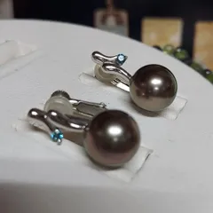 ホワイトゴールドWG/K18/K14　ブルーダイヤ黒蝶南洋真珠ネジバネイヤリング