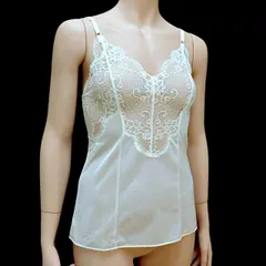 ME1-644☆新品♪CHARLEシャルレ ANCYアンシィ バスト80 日本製 伸縮性有 ナイロン100％ 胸元大胆レース アイボリー キャミソール キャミ インナーウェア■