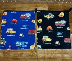 465  【訳あり】　給食袋　23×20 働く車　2枚セット　給食袋　コップ袋　巾着袋　お道具袋　縄跳び入れ　歯ブラシ袋　こども園　小学校　中学校　男の子　女の子