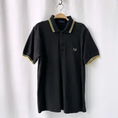 FRED PERRY(フレッドペリー) イングランド 黄色 ロゴ 刺繡 半袖 ポロ ピケ シャツ 黒 96cm