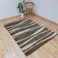 夏は涼しく冬は暖かい天然ラグ 無染めのウール　ガゼニラハット　201x142cm　P205