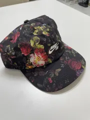 NIKE(ナイキ) SB ヘリテイジ 86 6 パネル フローラル キャップ ブラック