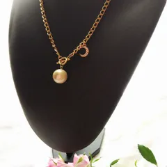 ハンドメイドネックレス　ラッキームーンの大粒コットンパールネックレス