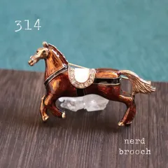 ツヤツヤホースのブローチ　動物 アニマル 馬 レトロ メンズ ヴィンテージ調 アンティーク調 男女兼用 生き物 アニマル コサージュ 新品未使用 NerD
