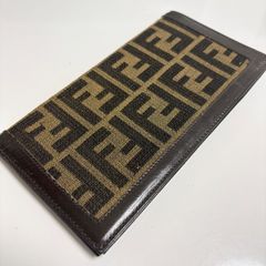 【送料無料】FENDI/フェンディ/二つ折り財布/長財布/ウォレット/サイフ/ズッカ柄/ブラウン/ロゴ/お札入れ/中古品