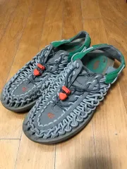 KEEN ユニーク 26.5 ライトグレー Beauty&youth　別注　中古 2025年最新】keen ユニーク グレーの人気アイテム - メルカリ