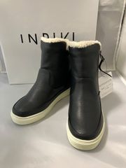 インディヴィ ショートブーツ ジップ 黒×白 サイズ25cm レディース