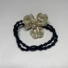 ヘアゴム　お花　パール