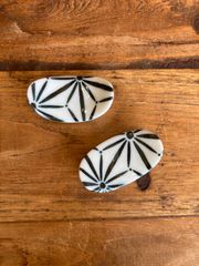 【新品・２個セット】箸置き　麻の葉模様　２個セット　和柄　箸　箸置き　昔ながらの文様　和　古紋