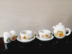 限定品【くまのプーさん】ティーセット☆カップ・ソーサー・ポット☆調味料セット