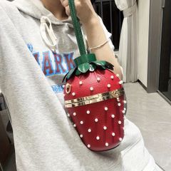 ケイトスペード♡ハローキティ KSNY 3D ストロベリー ミニ クロス