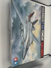 【84未組立】1/32 グラマン F-14A トムキャット “ブラックナイツ 1/32 F-14A トムキャット“ブラックナイツ”（完成品）: スケール