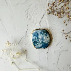 星空 金継ぎ ライン 絵付 陶器 ヘアアクセサリー ヘアゴム ポニーフック ブローチ ヘアアクセ ブルー 青 ネイビー 紺 ゴールド 金 ホワイト 白 星 やきもの プレゼント 贈り物 ギフト 母の日